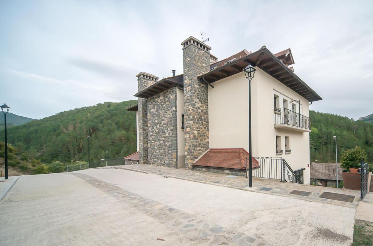 לינה וארוחת בוקר Ansó Casa Aurita מראה חיצוני תמונה